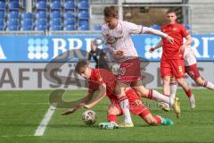 3. Liga - Saison 2025/26 - SV Wehen/Wiesbaden - FC Ingolstadt 04  - Julian Kügel (Nr.29 - FCI) - Justin Janitzek (Nr.15 - Wiesbaden) - Foto: Meyer Jürgen