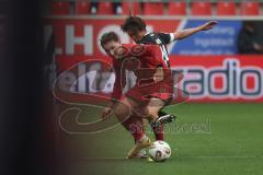 3. Liga - Saison 2025/26 - FC Ingolstadt 04 - Rot-Weiss Essen - Julian Kügel (Nr.29 - FC Ingolstadt 04) - Kaito Mizuta (Nr.24 - Rot-Weiss Essen) - Foto: Meyer Jürgen