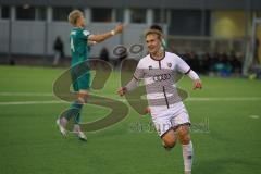 A-Junioren Bundesliga  - Saison 2024/25 - A-Junioren - FC Ingolstadt 04 - FC Augsburg - Alik Streck weiss FCI schiesst den 1:0 Führungstreffer  -Felix Meiser grün Augsburg - jubel - Foto: Meyer Jürgen