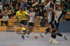 Lotto Bayern Hallencup - Saison 2024/25 - FC Hitzhofen/Oberzell - TSV Ober./Unterhaunstadt- Felix Bogner gelb Hitzhofen  - Fabio Udella grau Ober/Unterhaunstadt - Foto: Meyer Jürgen