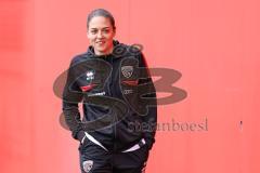 3. Liga; FC Ingolstadt 04 - 1. FC Saarbrücken; vor dem Spiel Cheftrainerin Sabrina Wittmann (FCI)