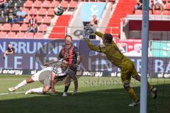 3. Liga; FC Ingolstadt 04 - Rot-Weiss Essen; Torchance verpasst Sebastian Grönning (11, FCI) Torwart Golz Jakob (1 RWE) hält, Rios Alonso José-Enrique (23 RWE)