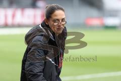 3. Liga; SV Wehen Wiesbaden - FC Ingolstadt 04; lacht Cheftrainerin Sabrina Wittmann (FCI)