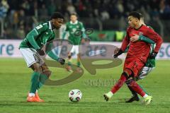 3. Liga; 1. FC Schweinfurt 05 - FC Ingolstadt 04; Emilio Kehrer (44, FCI) Zweikampf Kampf um den Ball Osawe Winners (16 S05)