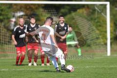 Kreisklasse - Saison 2024/25- TSV Gaimersheim II - SV Buxheim-  - Maximilian Crusius weiss Buxheim beim Freistoss - Sebastian Hirschbeck Torwart Gaimersheim - Foto: Meyer Jürgen