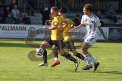 Kreisliga - Saison 2025/26- TSV Lichtenau - TSV Hohenwart - Peer Wittmer gelb Lichtenau - Dominik Mulock weiss Hohenwart - Foto: Meyer Jürgen