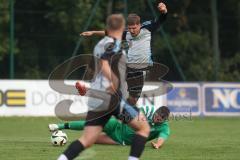 Bezirksliga - Saison 2025/26 - TSV Ober./Unterhaunstadt - SVA Palzing - Amadeues Taubert grau Oberhaunstadt - Mirnes Gurbeta grün Palzing - Foto: Meyer Jürgen