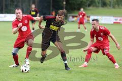 Kreisliga - Saison 2024/25- SV Kasing - SV Eitensheim - Lukas Pillmayer rot Eitensheim - Jan Witek schwarz Kasing - Foto: Meyer Jürgen