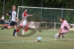 Kreisliga- Saison Saison 2026/27 -  SV Türkisch Ingolstadt - TSV Ober./Unterhaunstadt - Oliver Günther grau Ober./Unterh.stadt  - Ali Cakmakci TW Ober./Unterh.stadt Hakan Düzgün weiss Türkisch mit einer Torchance-Foto: Meyer Jürgen