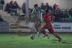 Landesliga - Saison 2025/26 - SV Manching - TSV Hollenbach - Leon Peric (Nr.20 - SV Manching) - Higl Samuel rot Hollenbach - Foto: Meyer Jürgen