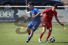 Kreisliga - Saison 2026/27- TSV Großmehring - SV Zuchering - Florian Meier rot Zuchering  - Fabio Münzhuber blau Großmehring - Foto: Meyer Jürgen
