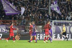 3. Liga; VfL Osnabrück - FC Ingolstadt 04; Spiel ist aus, Niederlage, hängende Köpfe Davide Sekulovic (33, FCI) Simon Lorenz (32, FCI) Julian Kügel (29, FCI)