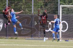 Bayernliga Nord - Saison 2024/25 - FC Ingolstadt 04 II - FC Münchberg - Micah Ham (Nr.25 - FCI U21) - Kaschel Christoph blau Münchberg - Jason Osei Tutu (Nr.11 - FCI U21) - Hackenberg Niklas blau Münchberg - Foto: Meyer Jürgen