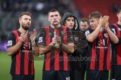 3. Liga; FC Ingolstadt 04 - Erzgebirge Aue; Sieg Jubel Freude Spieler bedanken sich bei den Fans Yannick Deichmann (20, FCI) Mladen Cvjetinovic (19, FCI) Deniz Zeitler (38, FCI) Max Plath (14 FCI)