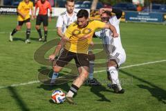 Kreisliga - Saison 2025/26- TSV Lichtenau - TSV Hohenwart - Bastian Wagner gelb Lichtenau  - Maximilian Mitterhuber weiss Hohenwart - Foto: Meyer Jürgen