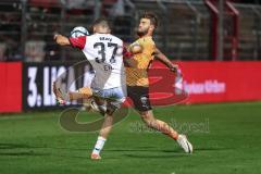 3. Liga; FC Viktoria Köln - FC Ingolstadt 04; Zweikampf Kampf um den Ball Yannick Deichmann (20, FCI) May Niklas (37 Köln)