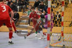 Lotto Bayern Hallencup - Saison 2024/25 - Türkisch SV Ingolstadt - SV Manching - Finale - Ahmet Altay rot Türkisch - Tobias Goos Torwart Türkisch - Daniel Schweiger grün Manching - Foto: Meyer Jürgen