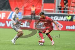 3. Liga; FC Ingolstadt 04 - SSV Jahn Regensburg; Yann Sturm (7, FCI) Beckhoff Phil (10 SSV) Zweikampf Kampf um den Ball