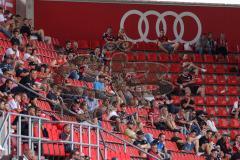 2.BL; FC Ingolstadt 04 - 1. FC Heidenheim; Fans im Stadion Abstand Corona Fankurve