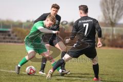 Kreisklasse - Saison 2025/26- TSV Gaimersheim II - SV Lippertshofen - Christoph Katzenbogen schwarz Gaimersheim - Niclas Führer grün Lippertshofen - Fabian Kühnert #7 schwarz Gaimersheim - Foto: Meyer Jürgen