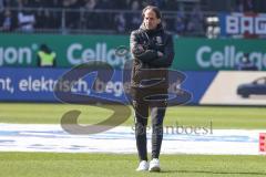 2.BL; Holstein Kiel - FC Ingolstadt 04 - Cheftrainer Rüdiger Rehm (FCI) geht vom Platz
