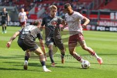 3. Liga; FC Ingolstadt 04 - VfL Osnabrück; Zweikampf Kampf um den Ball Marcel Costly (22, FCI) Wagner Fridolin (26 VFL) Kammerbauer Patrick (31 VFL)