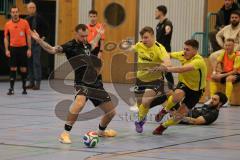 Lotto Bayern Hallencup - Lindenkreuzhalle Saison 2024/25 - FC Hitzhofen - FC Türk Sport Garching  - Thomas Schreiner schwarz Türk Garching - Felix Bogner gelb Hitzhofen - Tobias Dietze gelb Hitzhofen - Foto: Meyer Jürgen