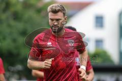 Toto Pokal; FC Sportfreunde Schwaig - FC Ingolstadt 04; vor dem Spiel Yannick Deichmann (20, FCI)