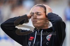 3. Liga; 1. FC Saarbrücken - FC Ingolstadt 04 - vor dem Spiel Cheftrainerin Sabrina Wittmann (FCI) nachdenklich