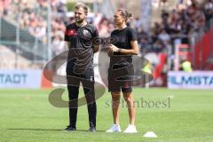 3. Liga; SpVgg Unterhaching - FC Ingolstadt 04; vor dem Spiel Co-Trainer Fabian Reichler (FCI) Cheftrainerin Sabrina Wittmann (FCI)