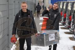 3. Liga - Saison 2025/26 - FC Ingolstadt 04 - Trainingsauftakt nach der Winterpause - Jannick Schmidt (FCI) links - Co Tr.Talententw. /Übergangsbereich Fabian Reichler (FCI) - Foto: Meyer Jürgen