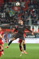 3. Liga; FC Ingolstadt 04 - SC Verl; Zweikampf Kampf um den Ball Max Besuschkow (17, FCI) Gayret Timur (30 Verl)