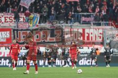 3. Liga; FC Ingolstadt 04 - Rot-Weiss Essen; Tor für Essen 1:2, hängende Köpfe Mads Borchers (9, FCI) Max Besuschkow (17, FCI) Jonas Scholz (15, FCI)