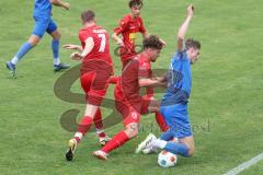 Kreisliga- Saison 2024/25- TSV Kösching - SV Hundszell - Mark Kocima rot Kösching - Noah Schatzmann blau Hundszell - Foto: Meyer Jürgen