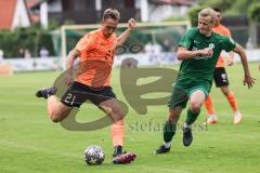 Toto-Pokal; SV Manching - FC Ingolstadt 04; Tobias Schröck (21, FCI) Rainer Meisinger (SVM)