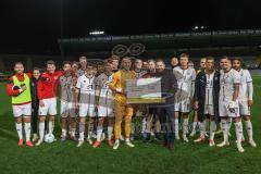 Toto-Pokal 2024; TürkGücü München - FC Ingolstadt 04; Einzug ins Halbfinale, Sieg Jubel Freude 0:3, Scheckübergabe Lotto Bayern, Torwart Marius Funk (1, FCI)