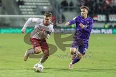 3. Liga; Erzgebirge Aue - FC Ingolstadt 04; Zweikampf Kampf um den Ball Simon Lorenz (32, FCI) Schmid Maximilian (39 Aue)