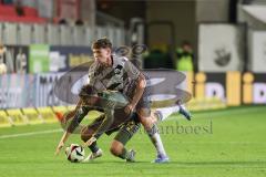 3. Liga; SV Sandhausen - FC Ingolstadt 04; Zweikampf Kampf um den Ball Max Besuschkow (17, FCI) Meier Richard (9 SVS)