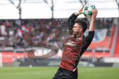 3. Liga; FC Ingolstadt 04 - MSV Duisburg; Linus Rosenlöcher (19, FCI) Einwurf