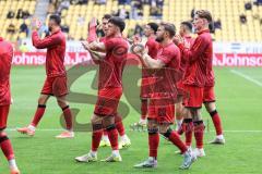 3. Liga; Alemannia Aachen - FC Ingolstadt 04; vor dem Spiel Spieler bedanken sich bei den mitgereisten Fans