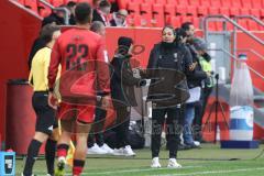 3. Liga; FC Ingolstadt 04 - Rot-Weiss Essen; Cheftrainerin Sabrina Wittmann (FCI) ärgert sich