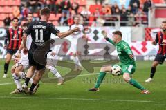 3. Liga; FC Ingolstadt 04 - SC Verl; Sebastian Grönning (11, FCI) Torchance verpasst Torwart Schulze Philipp (1 SCV)