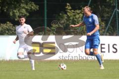 Kreisliga - Saison 2024/25- TSV Ober./Unterh.stadt - SV Hundszell-  - Alexander Seidl blau Hundszell - Baran Cakir weiss Oberhstadt. -  - Foto: Meyer Jürgen