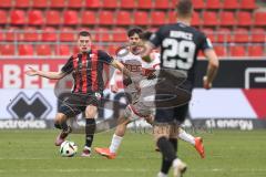 3. Liga; FC Ingolstadt 04 - VfB Stuttgart II; Mladen Cvjetinovic (19, FCI) Zweikampf Kampf um den Ball Groiß Alexander (6 VFB)