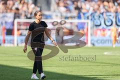 3. Liga; FC Ingolstadt 04 - TSV 1860 München; Niederlage, hängende Köpfe Cheftrainerin Sabrina Wittmann (FCI) geht zur Mannschaft