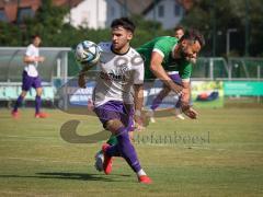 Freundschaftsspiel - FC Gerolfing - VFR Neuburg - Christian Träsch (Nr.3 - FC Gerolfing) - Efekan Eroglu (Nr.8 - VFR Neuburg) - Foto: Meyer Jürgen