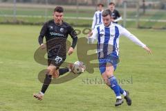 Kreisliga - Saison 2025/26- SV Karlshuld - SV Menning - Marcel Hubner schwarz Menning #27- Stefan Spiess weiss Karlshuld- Foto: Meyer Jürgen