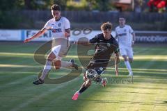 Landesliga - Saison 2026/27 - SV Manching - VFR Neuburg - Kevin Csatari (Nr.15 - SV Manching) - Beran Leon weiss Neuburg - Foto: Meyer Jürgen