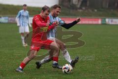Kreisliga - Saison 2025/26- TSV Kösching - FC Sandersdorf - Mathias Scharlach blau Sandersdorf  - Sebastian Schneeberger rot Kösching - Foto: Meyer Jürgen