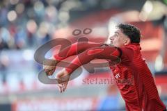 3. Liga; FC Ingolstadt 04 - 1. FC Saarbrücken; Einwurf Dennis Kaygin (10, FCI)